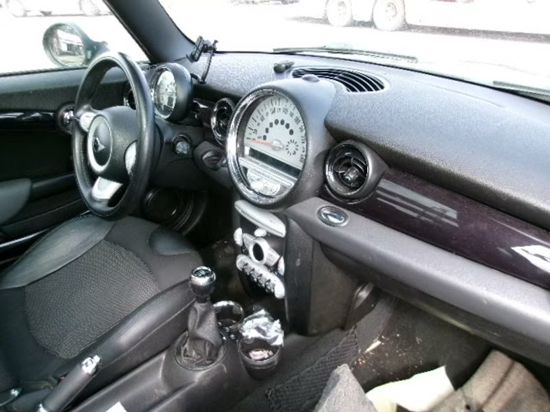 MINI COOPER 1.6 I 3P — zdjęcie 6