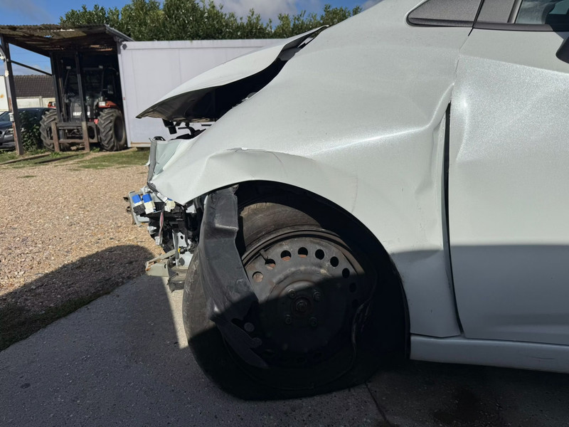NISSAN MICRA 1.0 IG-T 92 — zdjęcie 4