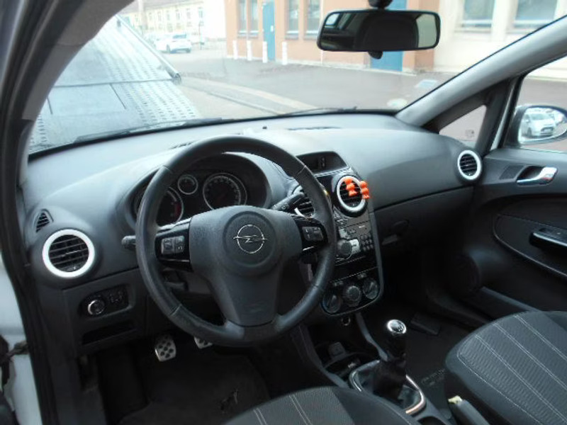 OPEL CORSA 1.3 CDTI 3P — zdjęcie 6