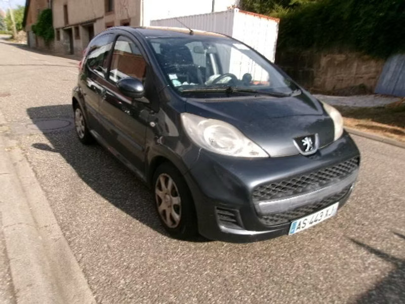 PEUGEOT 107 1.0 I 5P — zdjęcie 1