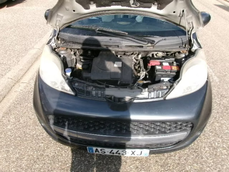 PEUGEOT 107 1.0 I 5P — zdjęcie 5