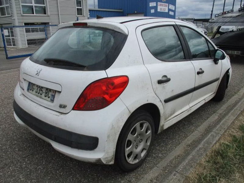 PEUGEOT 207 1.4 HDI 5P — zdjęcie 3