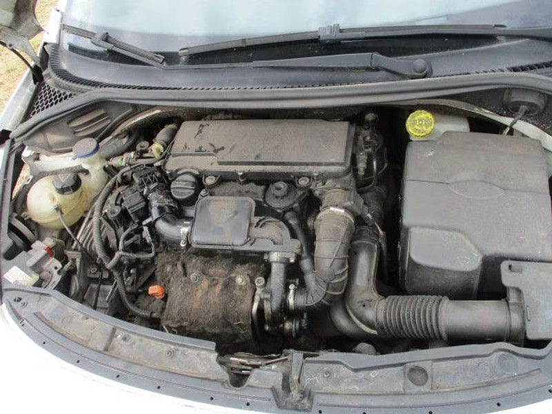 PEUGEOT 207 1.4 HDI 5P — zdjęcie 5
