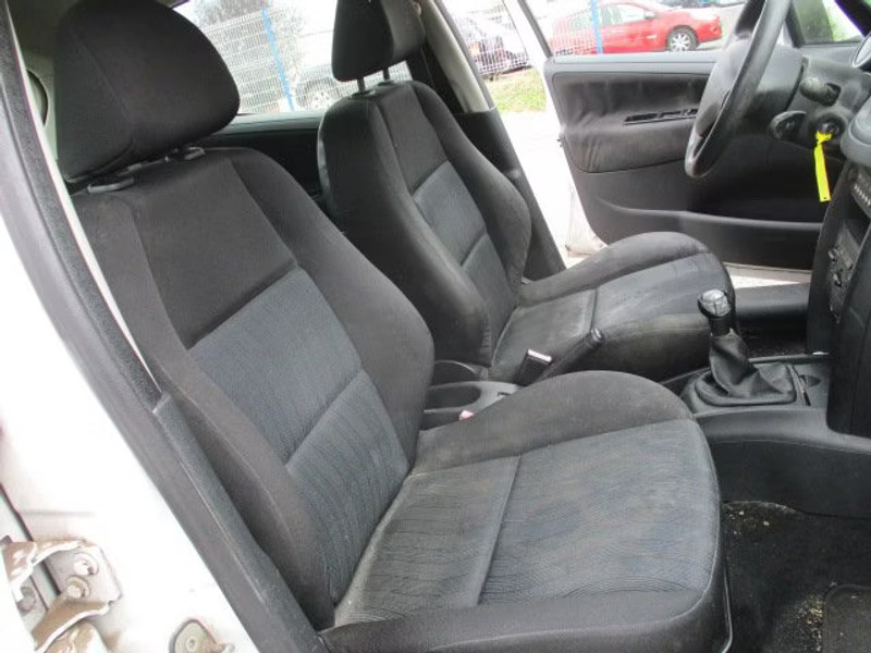 PEUGEOT 207 1.4 HDI 5P — zdjęcie 7