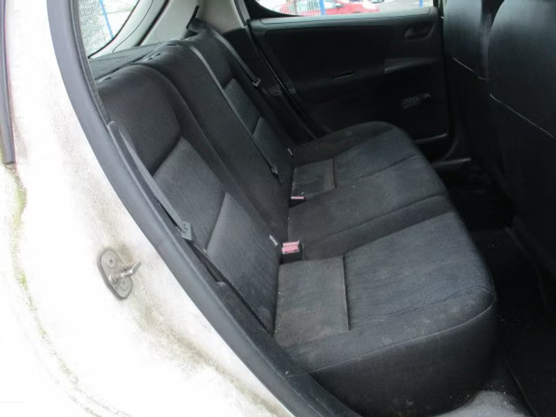 PEUGEOT 207 1.4 HDI 5P — zdjęcie 8