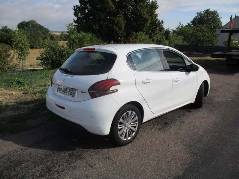 PEUGEOT 208 1.2 I 5P — zdjęcie 3
