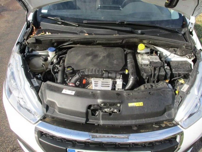 PEUGEOT 208 1.2 I 5P — zdjęcie 5