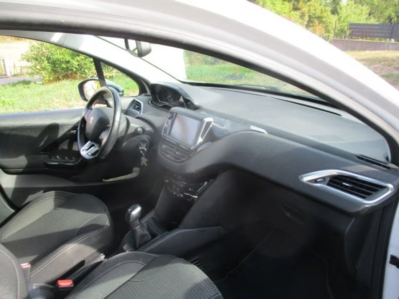 PEUGEOT 208 1.2 I 5P — zdjęcie 6