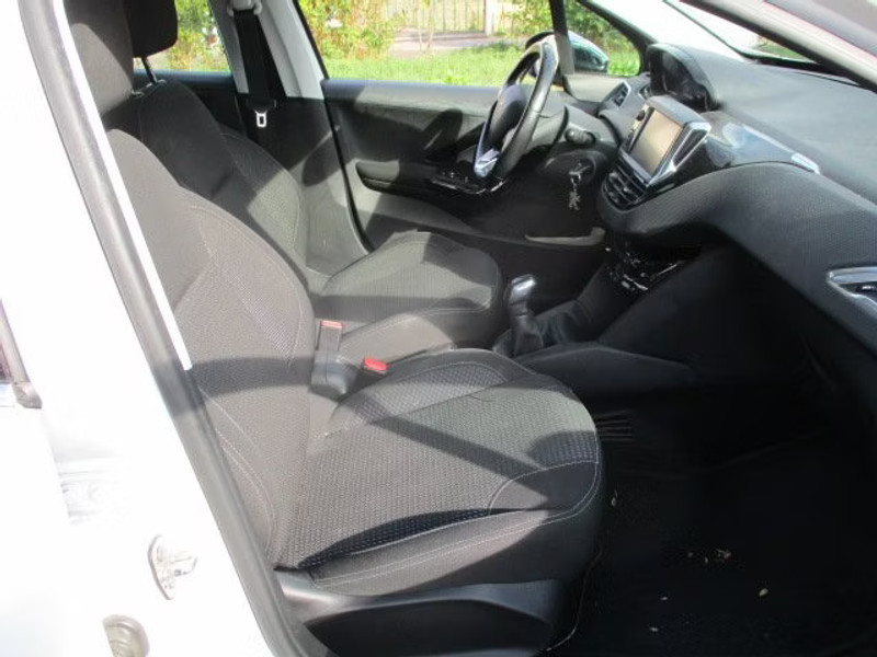PEUGEOT 208 1.2 I 5P — zdjęcie 7