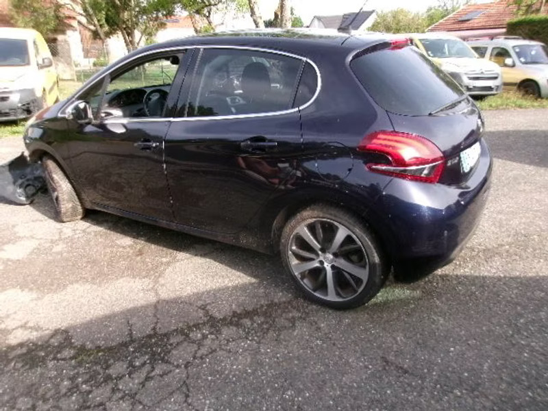 PEUGEOT 208 1.2 I BA 5P — zdjęcie 3