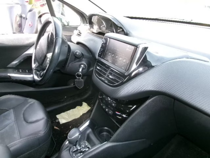 PEUGEOT 208 1.2 I BA 5P — zdjęcie 7