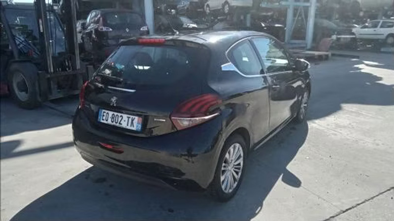 PEUGEOT 208 1.2I PURETECH 12V — zdjęcie 3