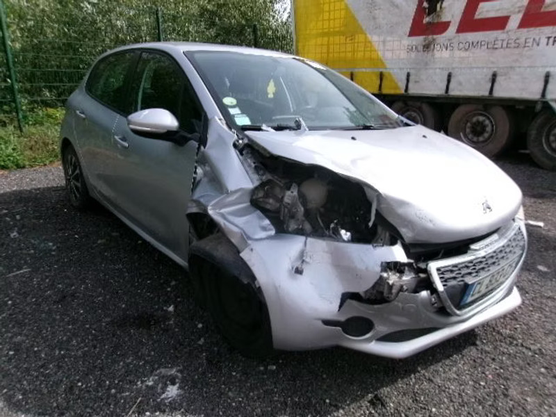 PEUGEOT 208 1.4 HDI 5P — zdjęcie 2