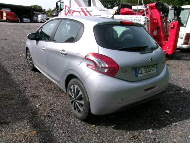PEUGEOT 208 1.4 HDI 5P — zdjęcie 3