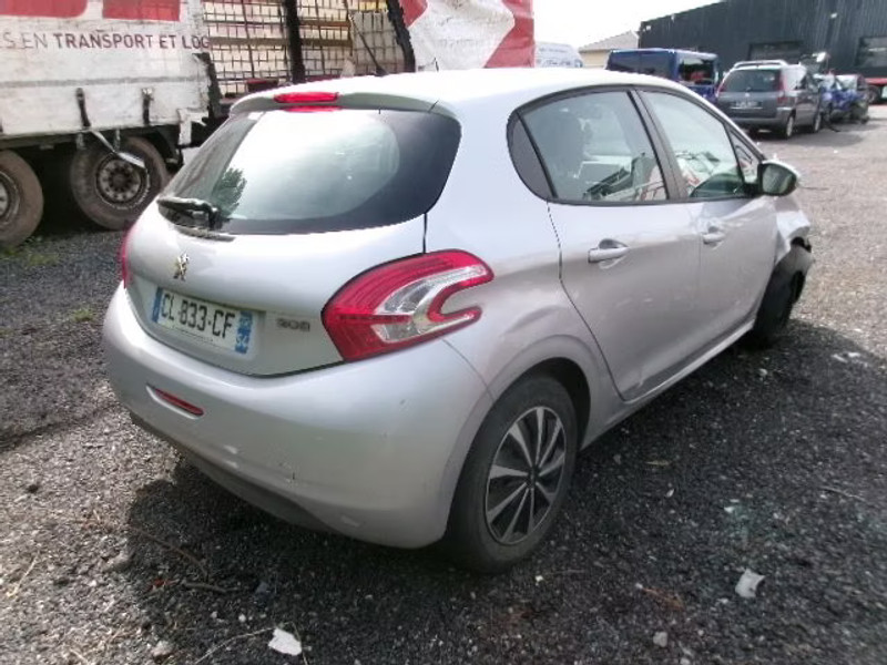 PEUGEOT 208 1.4 HDI 5P — zdjęcie 4