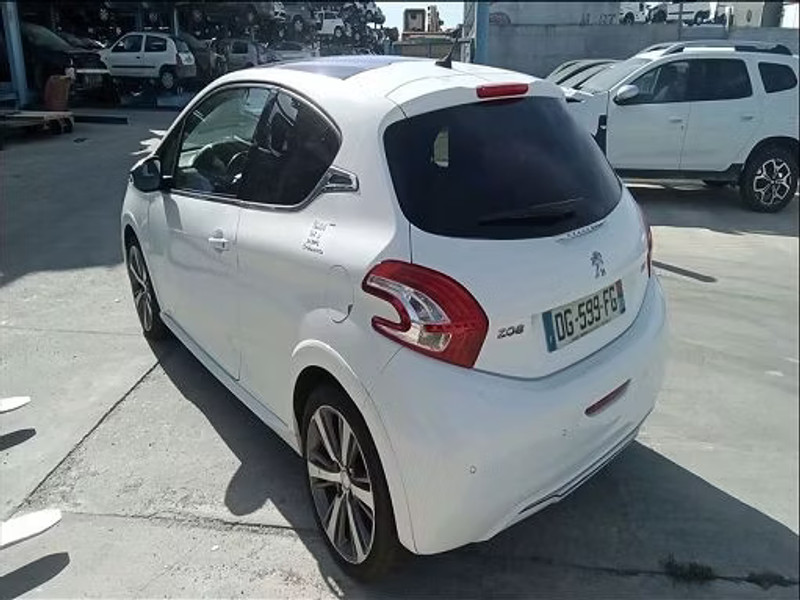 PEUGEOT 208 1.6 E-HDI FAP - 92 — zdjęcie 4