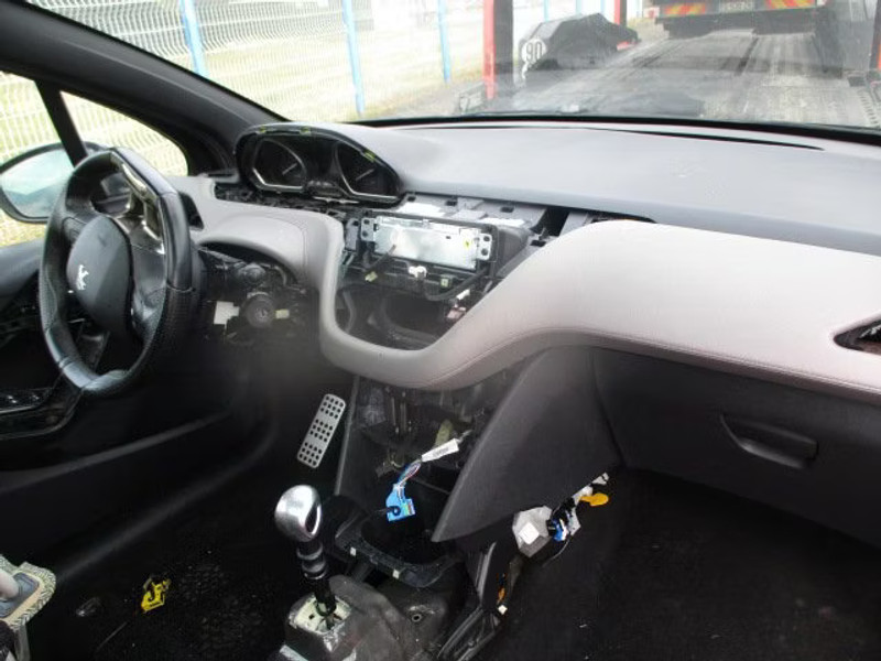 PEUGEOT 208 1.6 HDI 3P-OCCASION — zdjęcie 6