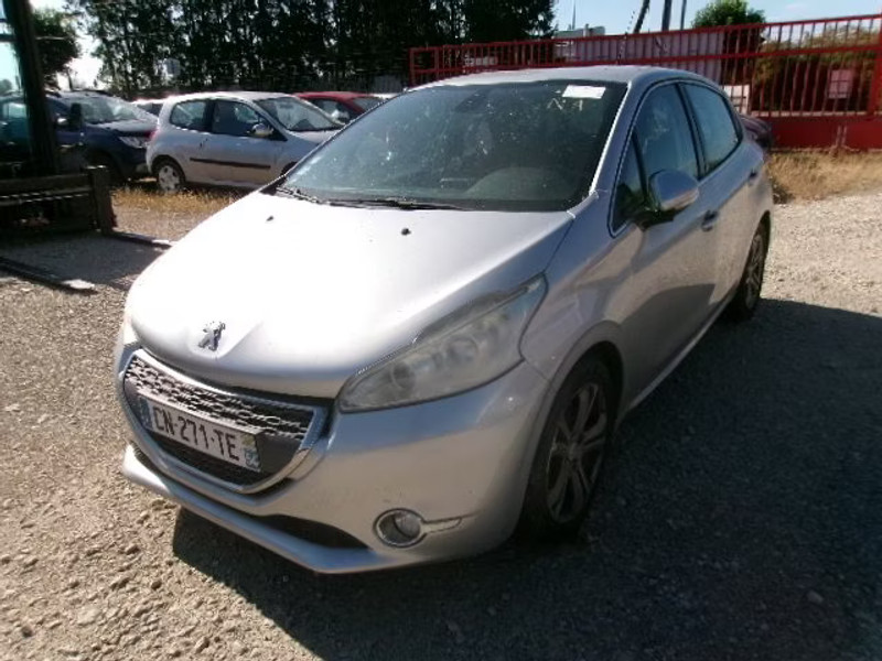 PEUGEOT 208 1.6 HDI 5P — zdjęcie 2