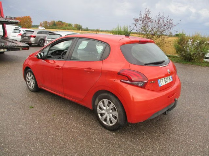 PEUGEOT 208 1.6 HDI 5P — zdjęcie 3