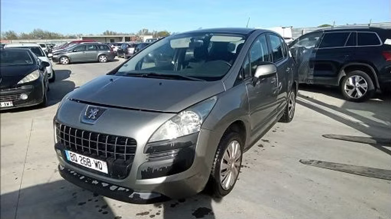 PEUGEOT 3008 1.6 HDI — zdjęcie 1