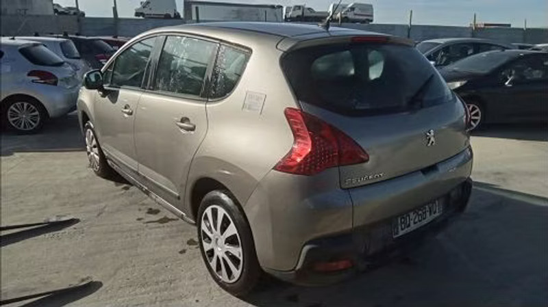 PEUGEOT 3008 1.6 HDI — zdjęcie 4