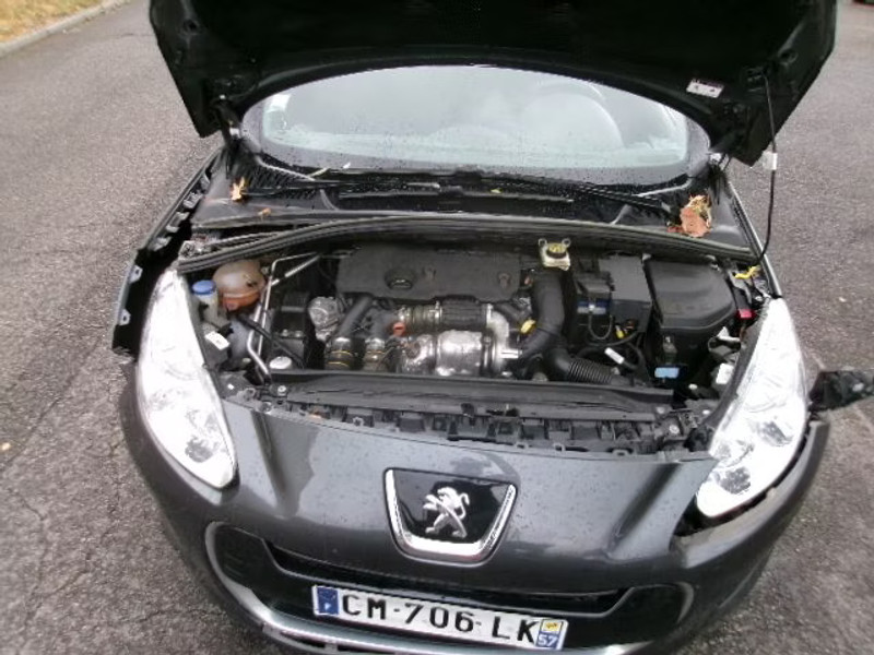 PEUGEOT 308 1.6 HDI 5P — zdjęcie 5