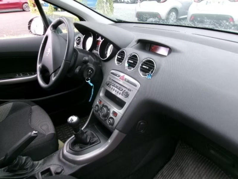 PEUGEOT 308 1.6 HDI 5P — zdjęcie 7