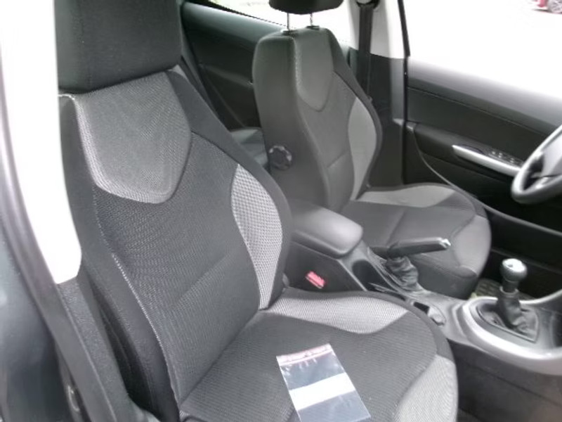 PEUGEOT 308 1.6 HDI 5P — zdjęcie 8