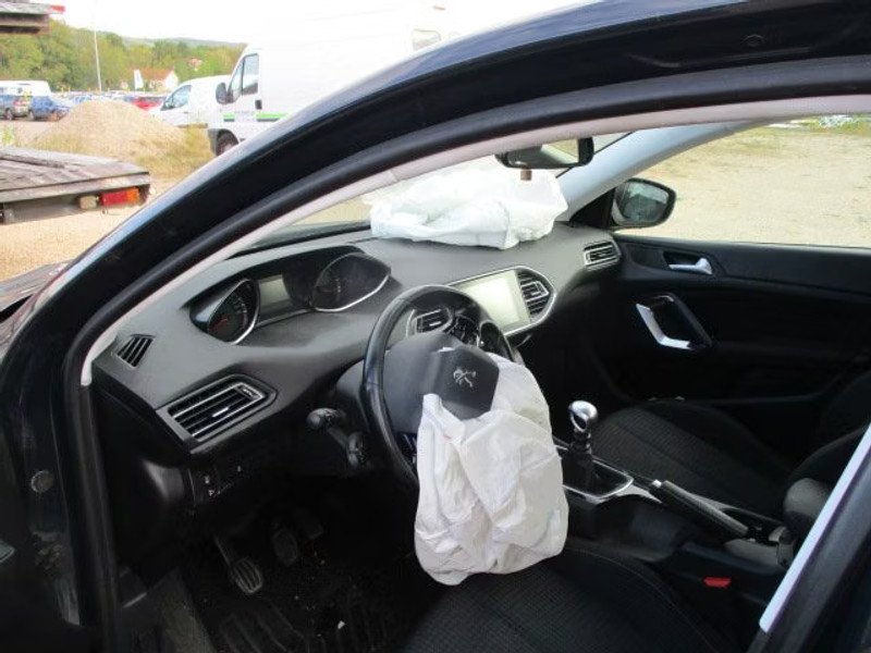 PEUGEOT 308 SW 1.5 HDI 5P — zdjęcie 7