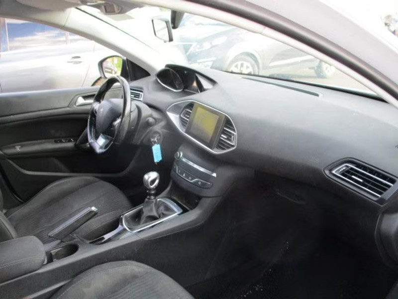 PEUGEOT 308 SW 1.6 HDI 5P — zdjęcie 6
