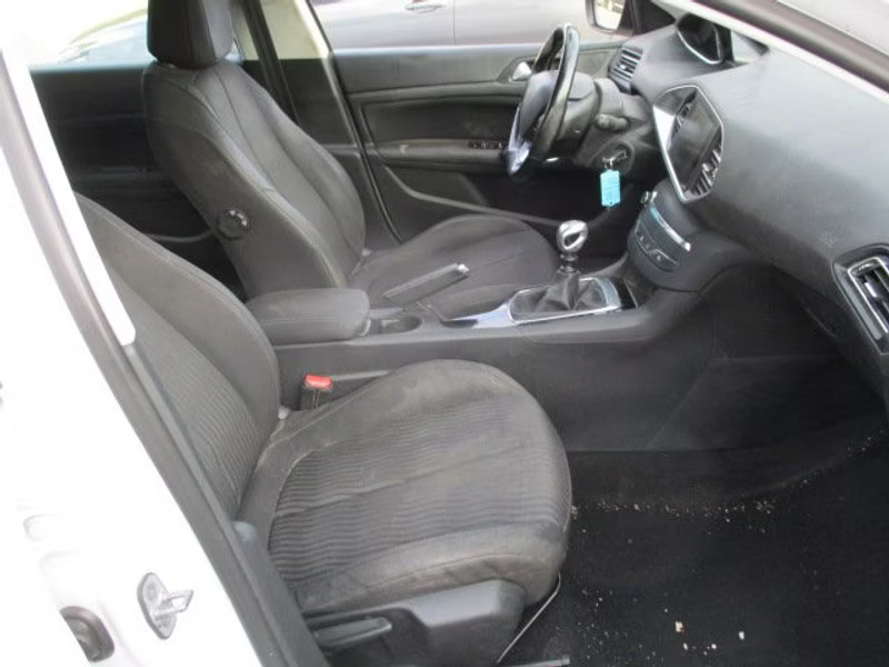 PEUGEOT 308 SW 1.6 HDI 5P — zdjęcie 7
