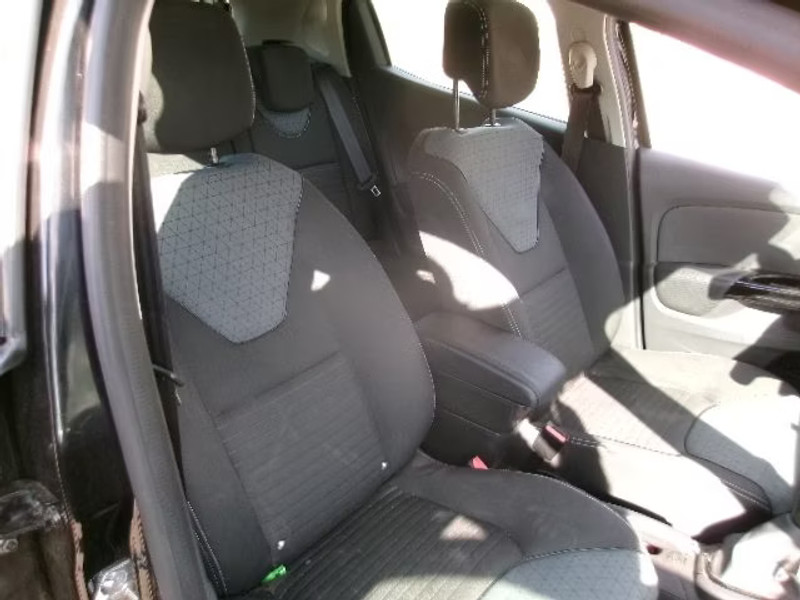 RENAULT CLIO 0.9 TCE 5P — zdjęcie 7