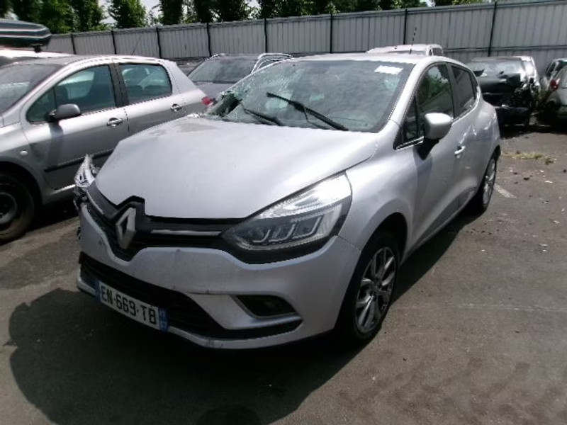 RENAULT CLIO 1.5 DCI 5P — zdjęcie 1