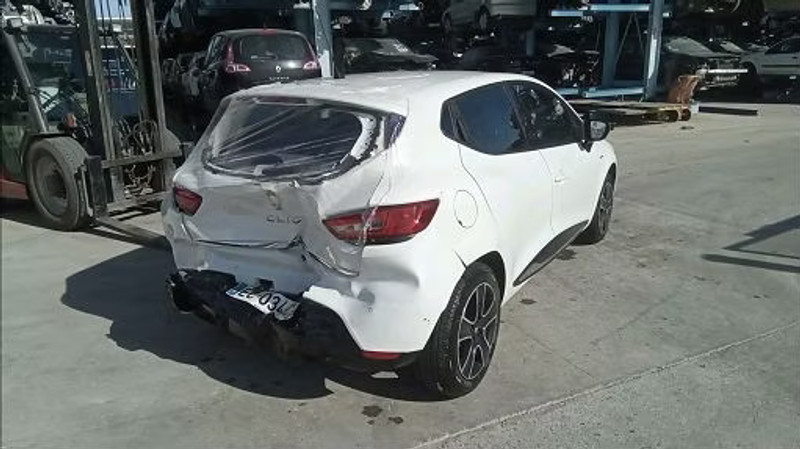 RENAULT CLIO IV 1.2 16V — zdjęcie 3