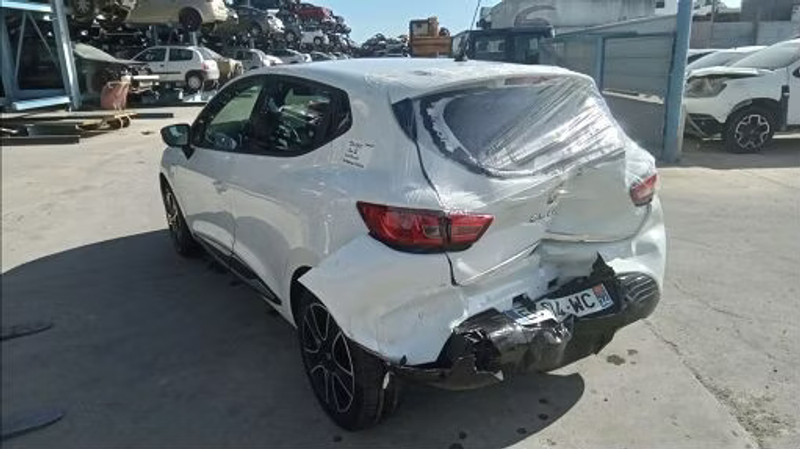 RENAULT CLIO IV 1.2 16V — zdjęcie 4