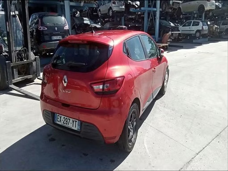 RENAULT CLIO IV 1.5 ENERGY DCI - 90 — zdjęcie 3
