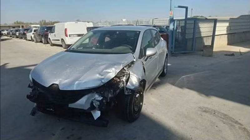 RENAULT CLIO V 1.0I TCE 90 — zdjęcie 1