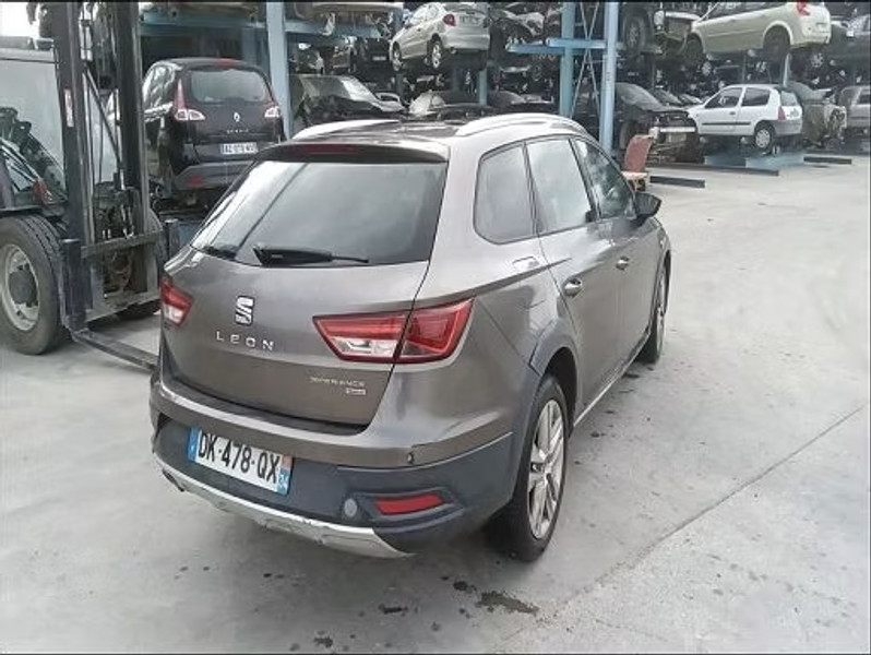 SEAT LEON III X-PERIENCE 2.0 16V — zdjęcie 3
