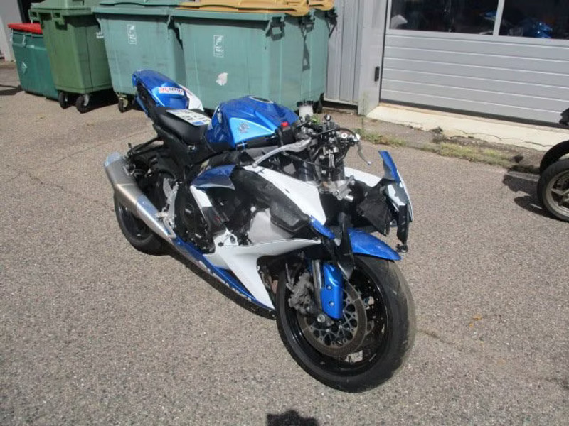 SUZUKI GSX-R750 — zdjęcie 1