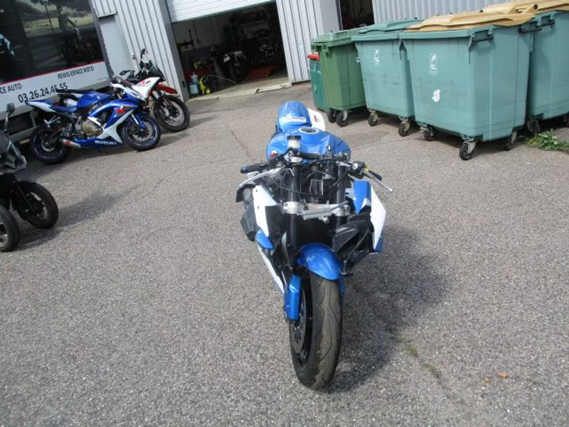 SUZUKI GSX-R750 — zdjęcie 6