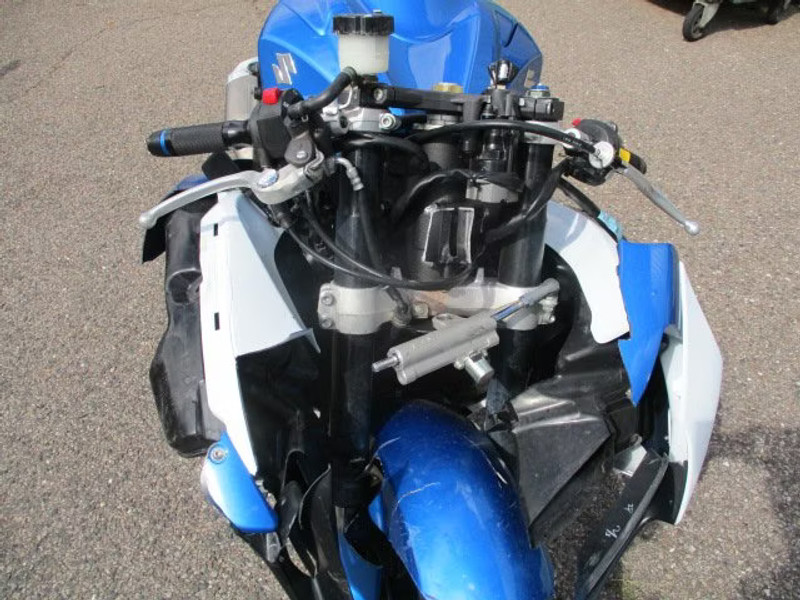 SUZUKI GSX-R750 — zdjęcie 7