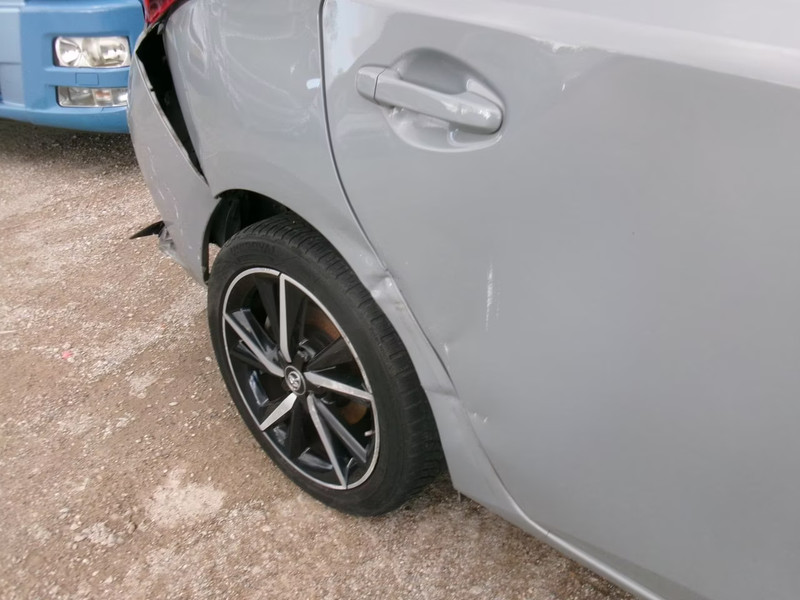 TOYOTA AURIS 1.2 Style 5 Drs HB — zdjęcie 12