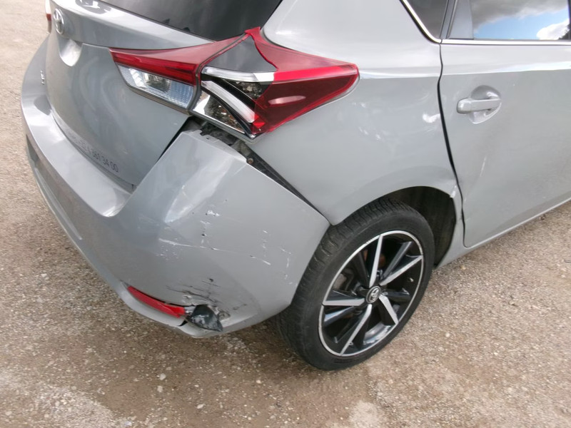 TOYOTA AURIS 1.2 Style 5 Drs HB — zdjęcie 14