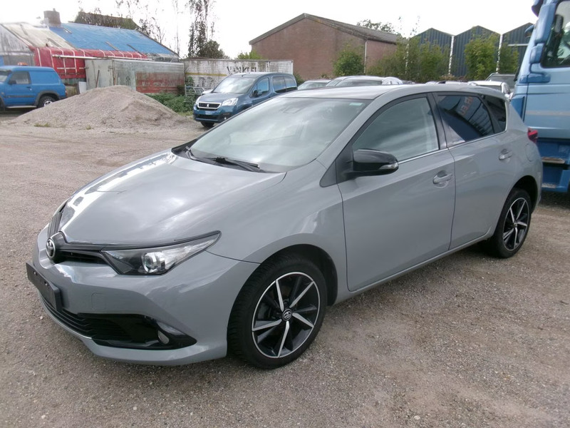 TOYOTA AURIS 1.2 Style 5 Drs HB — zdjęcie 2