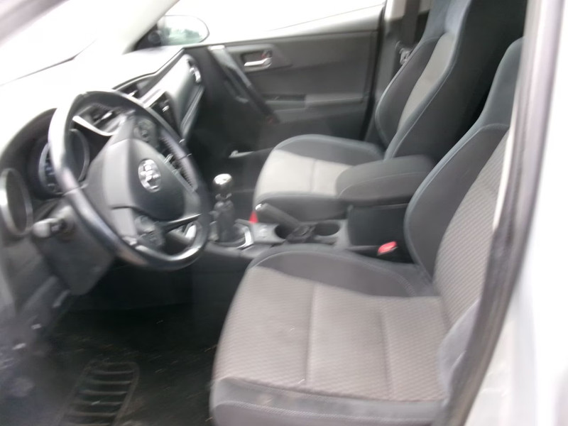 TOYOTA AURIS 1.2 Style 5 Drs HB — zdjęcie 22