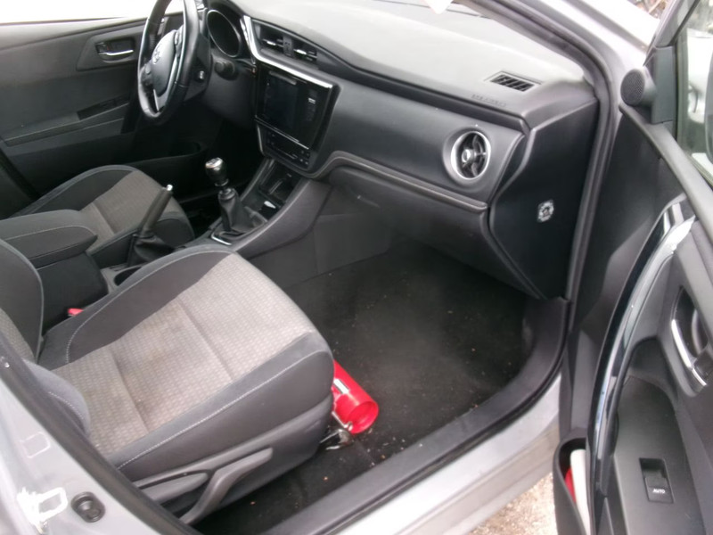 TOYOTA AURIS 1.2 Style 5 Drs HB — zdjęcie 23