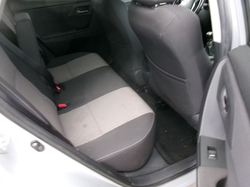 TOYOTA AURIS 1.2 Style 5 Drs HB — zdjęcie 25