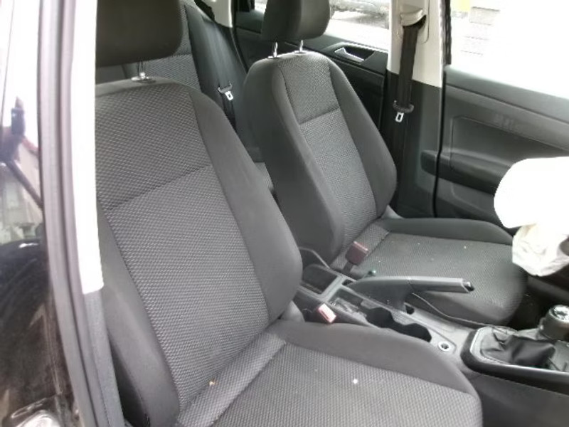 VOLKSWAGEN POLO 1.0 I 5P — zdjęcie 8