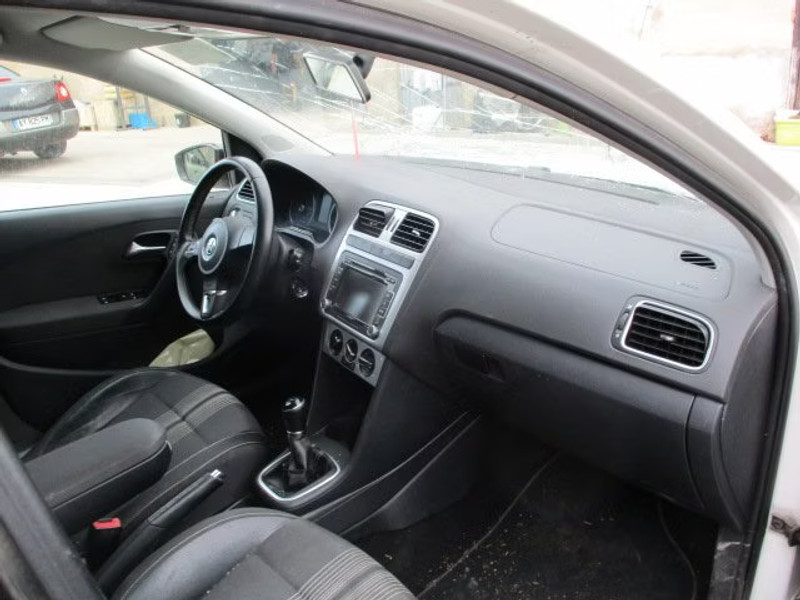 VOLKSWAGEN POLO 1.6 TDI 5P — zdjęcie 7