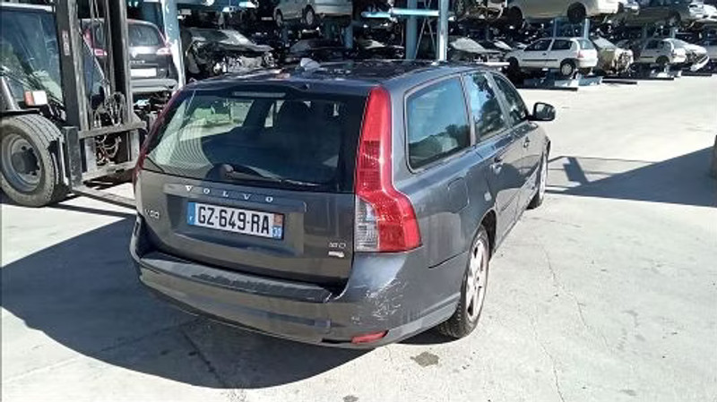 VOLVO V 50 1.6 TD — zdjęcie 3